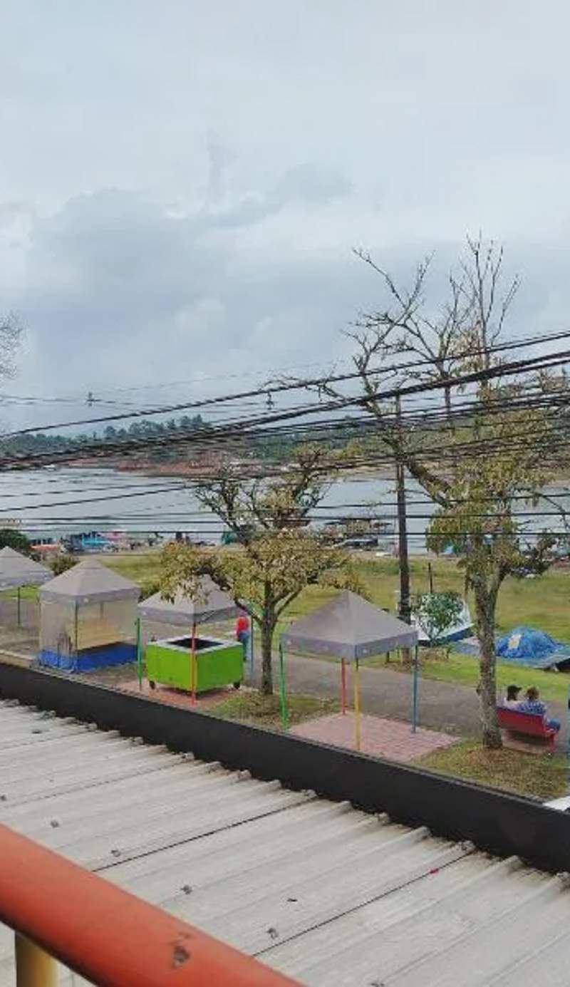 Frente al Malecón con Vista, Zona Gastronómica, PARQUEDERO GRATIS
