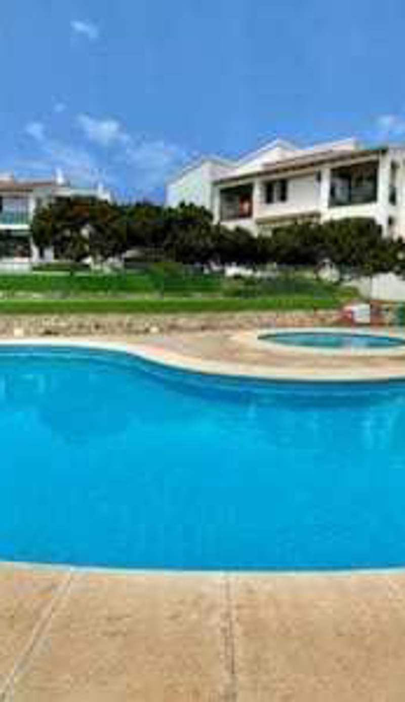 Bosch- Apartamento de 2 dormitorios con piscina.