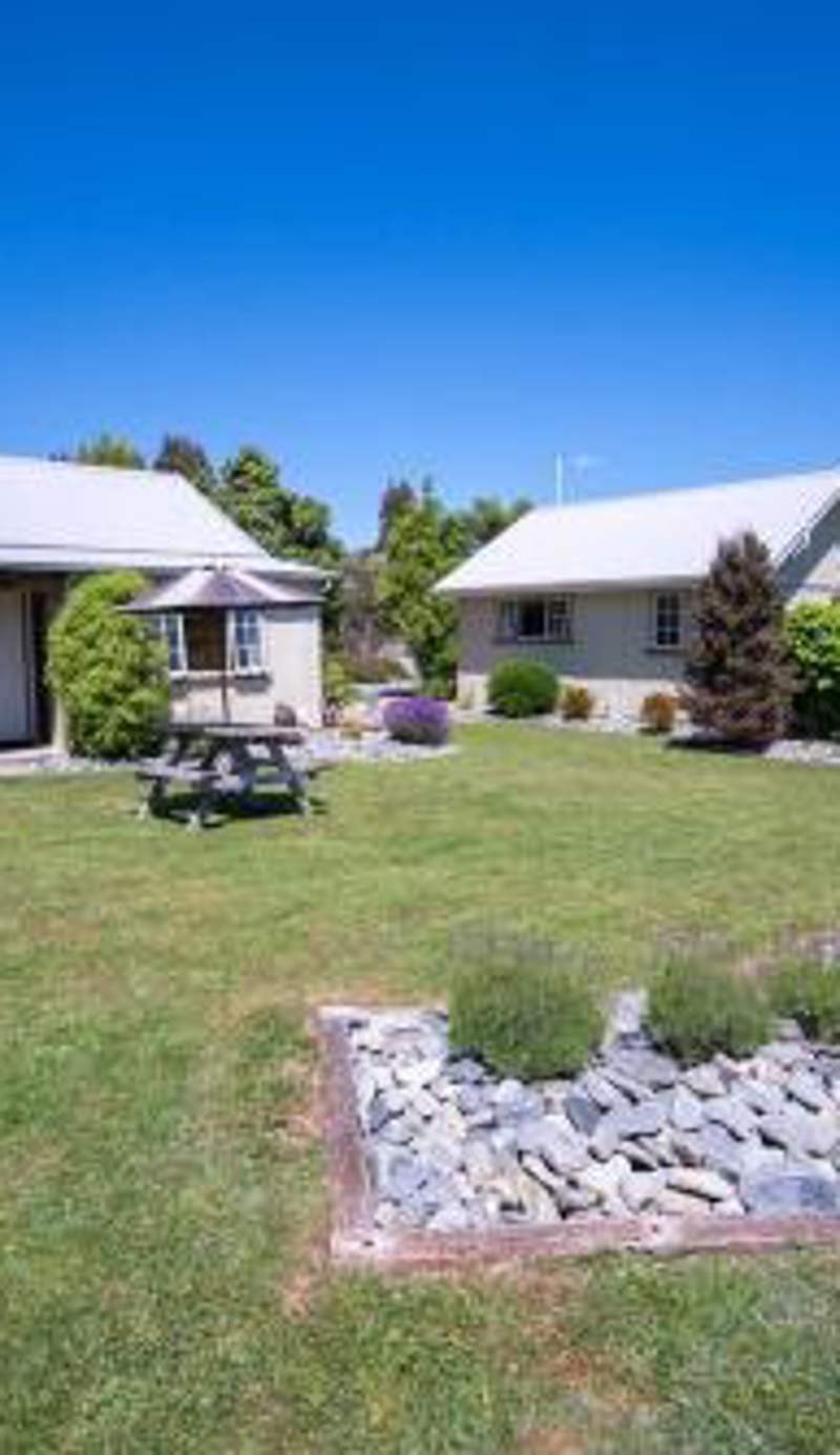 Blue Thistle Cottages