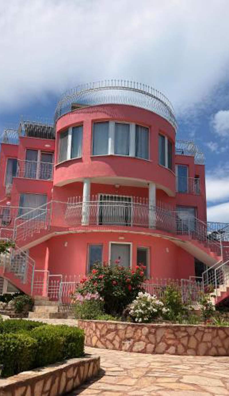 Sunray Guest House, Private Rooms & Apartment with Lovely Sea View