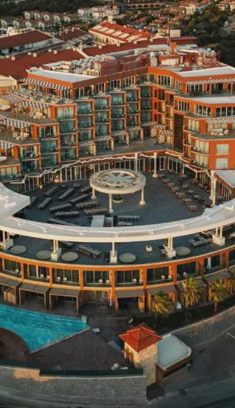 Qlusive Hotel