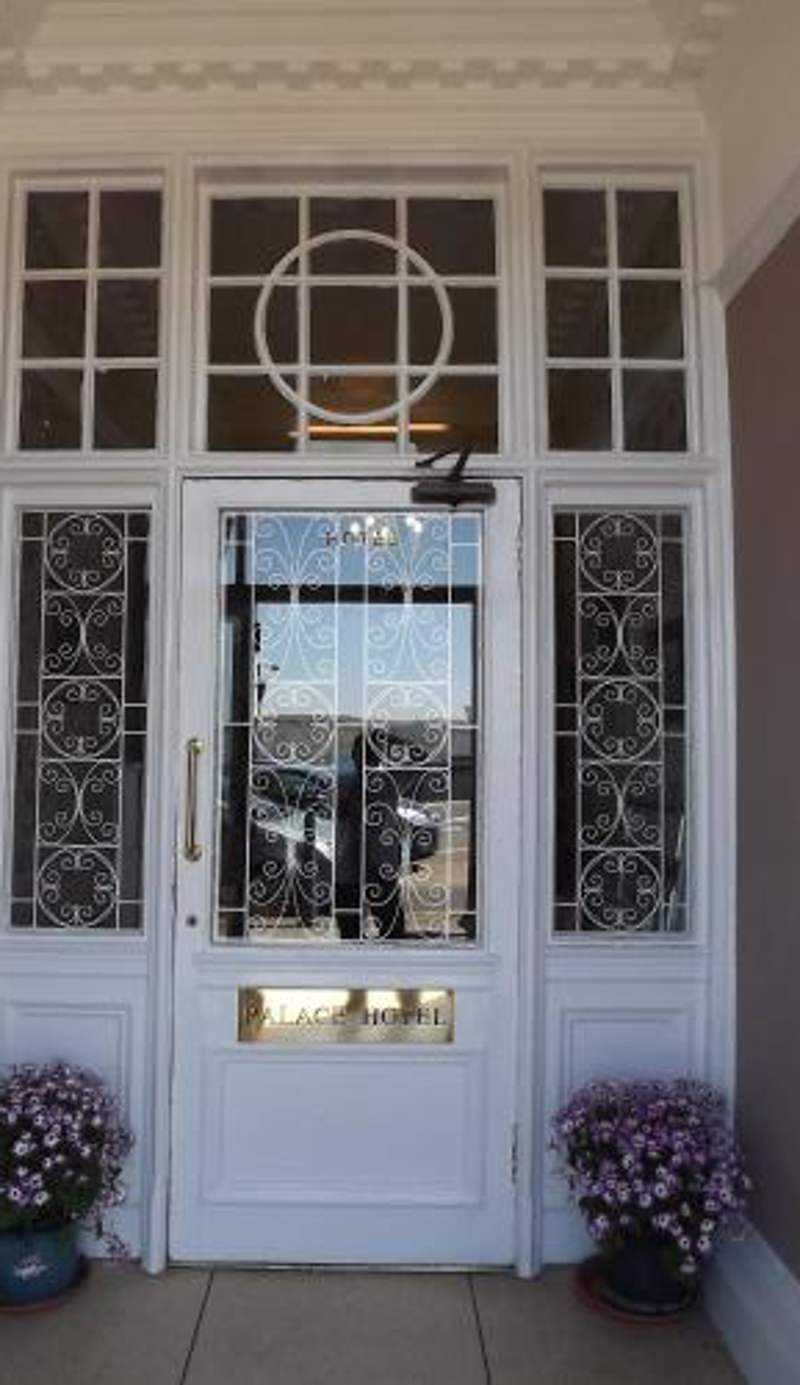 Palace Hotel - Small Hotel
