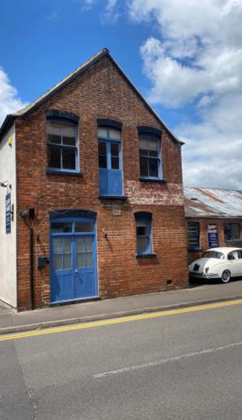 1 bed river apartment on the docks