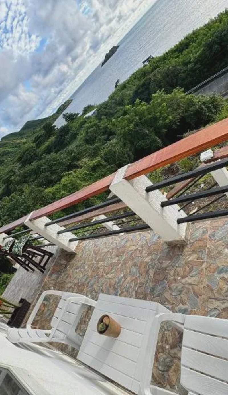Sea Breeze inn