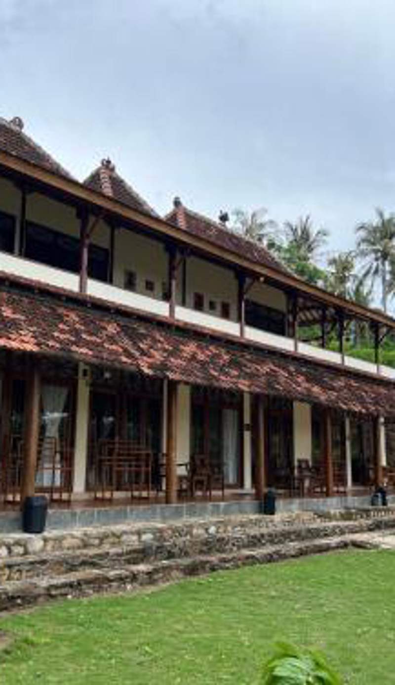 Arys Lagoon Bungalow & Hotel