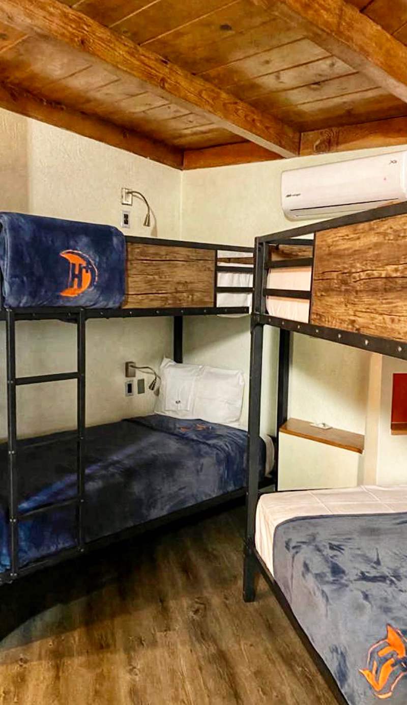 Paris Hotel and Hostel