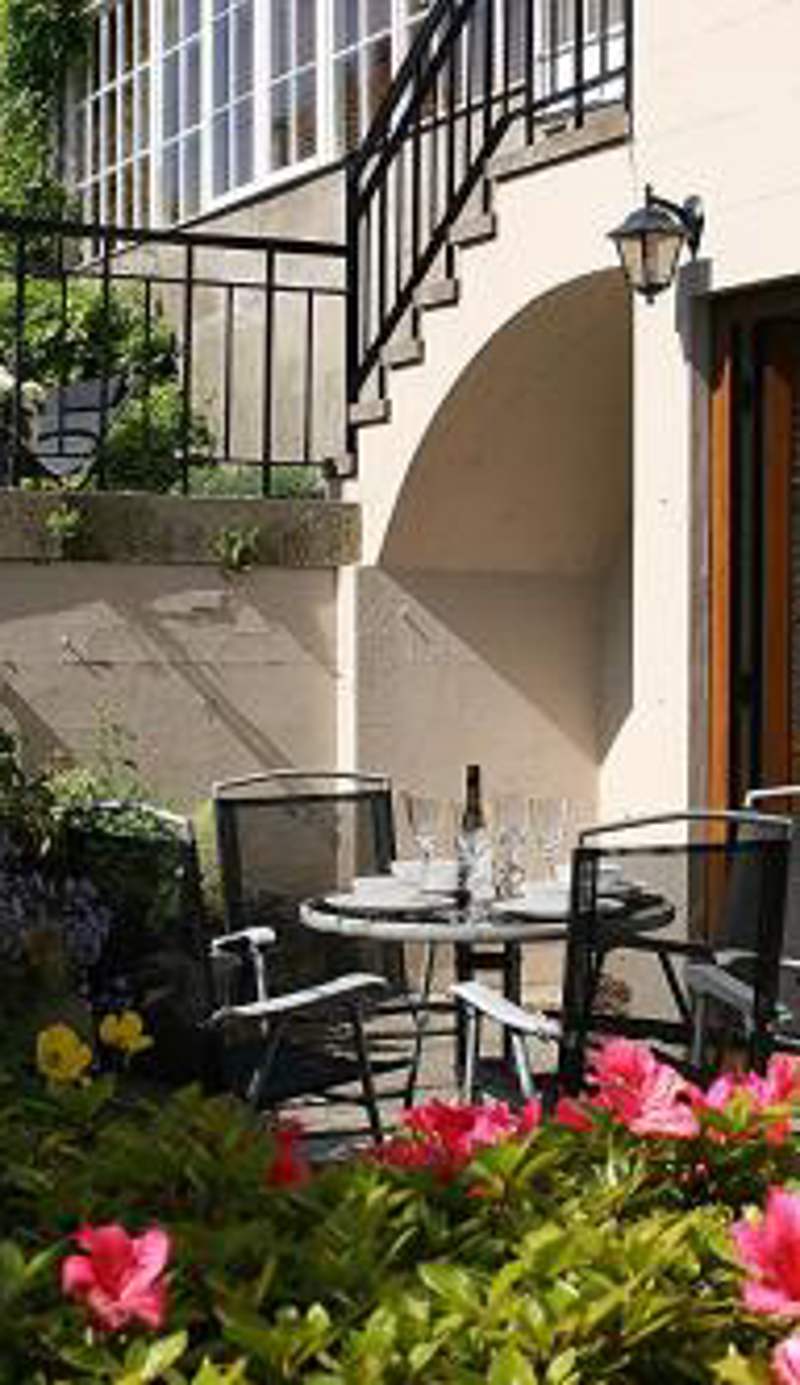 Kingsview Apartment