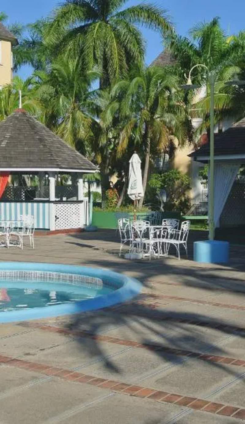 Beach Studio 18