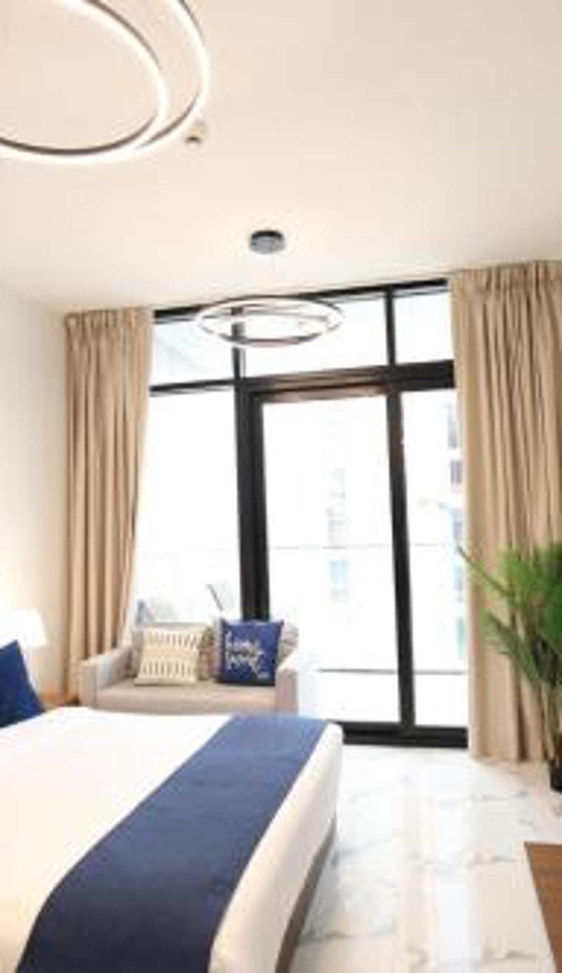 City-Linked Studio near Galleria & Cleveland