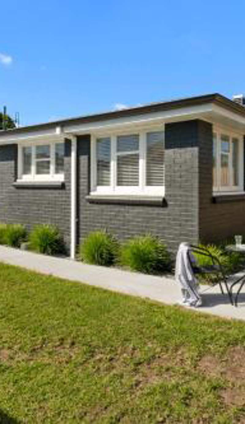 Bach on Pitau - Mt Maunganui Holiday Home