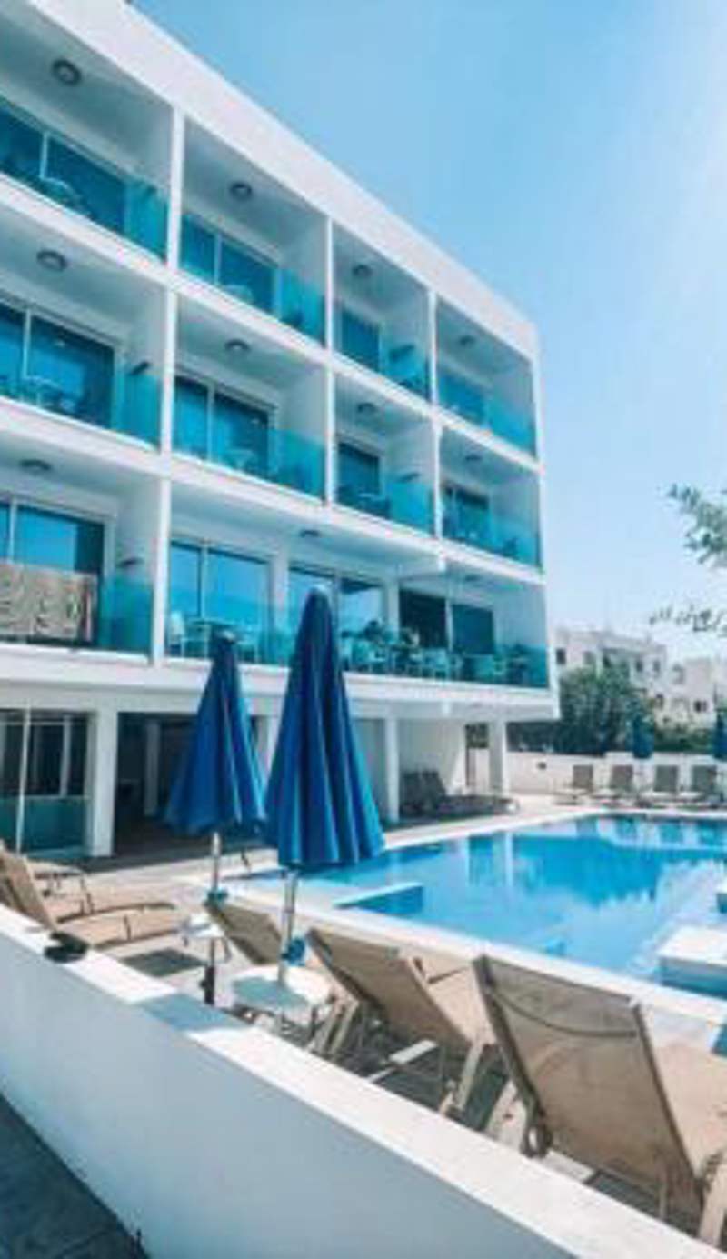 Sunny Blue Hotel