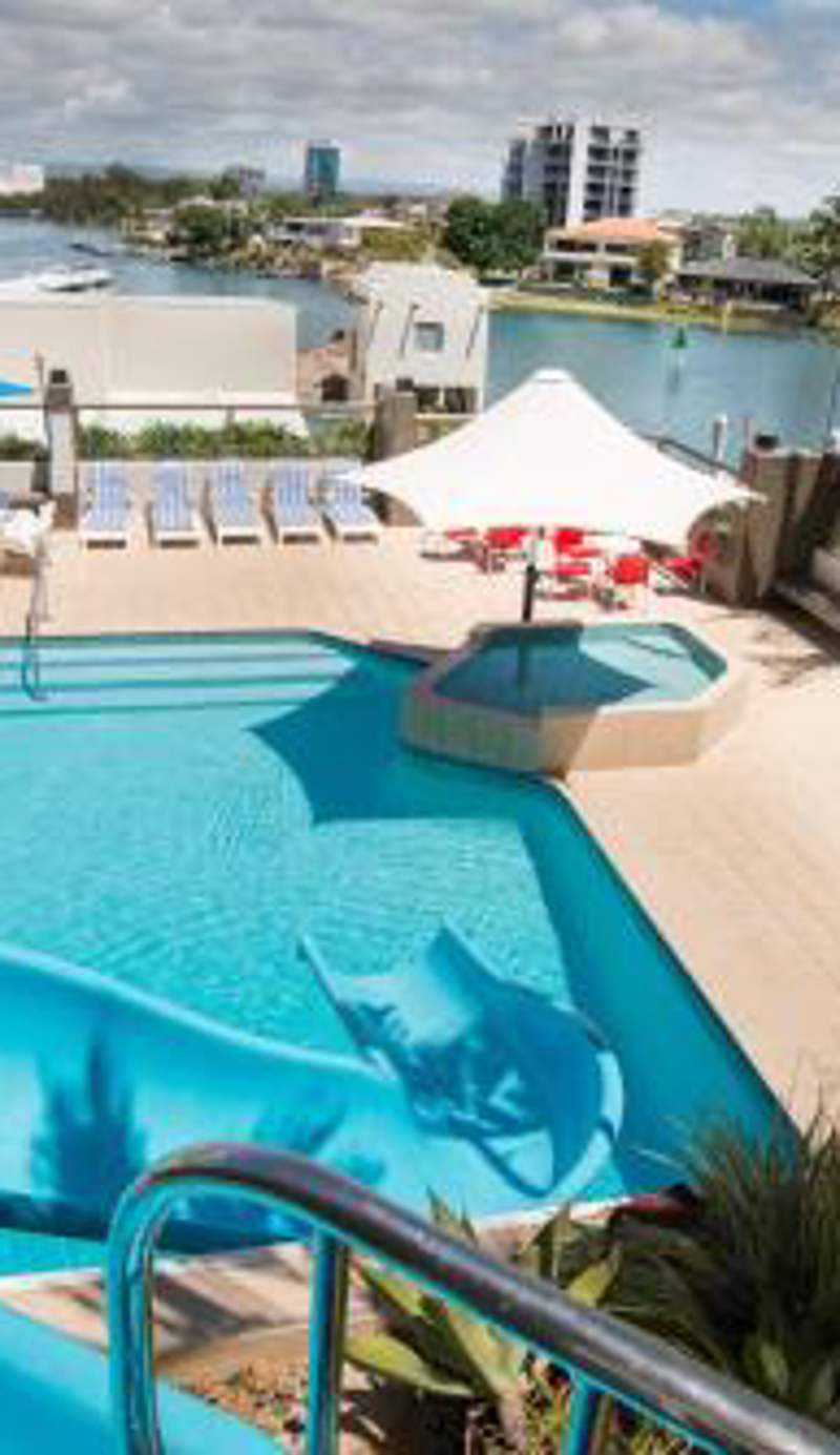 Tiki Hotel Apartments Surfers Paradise