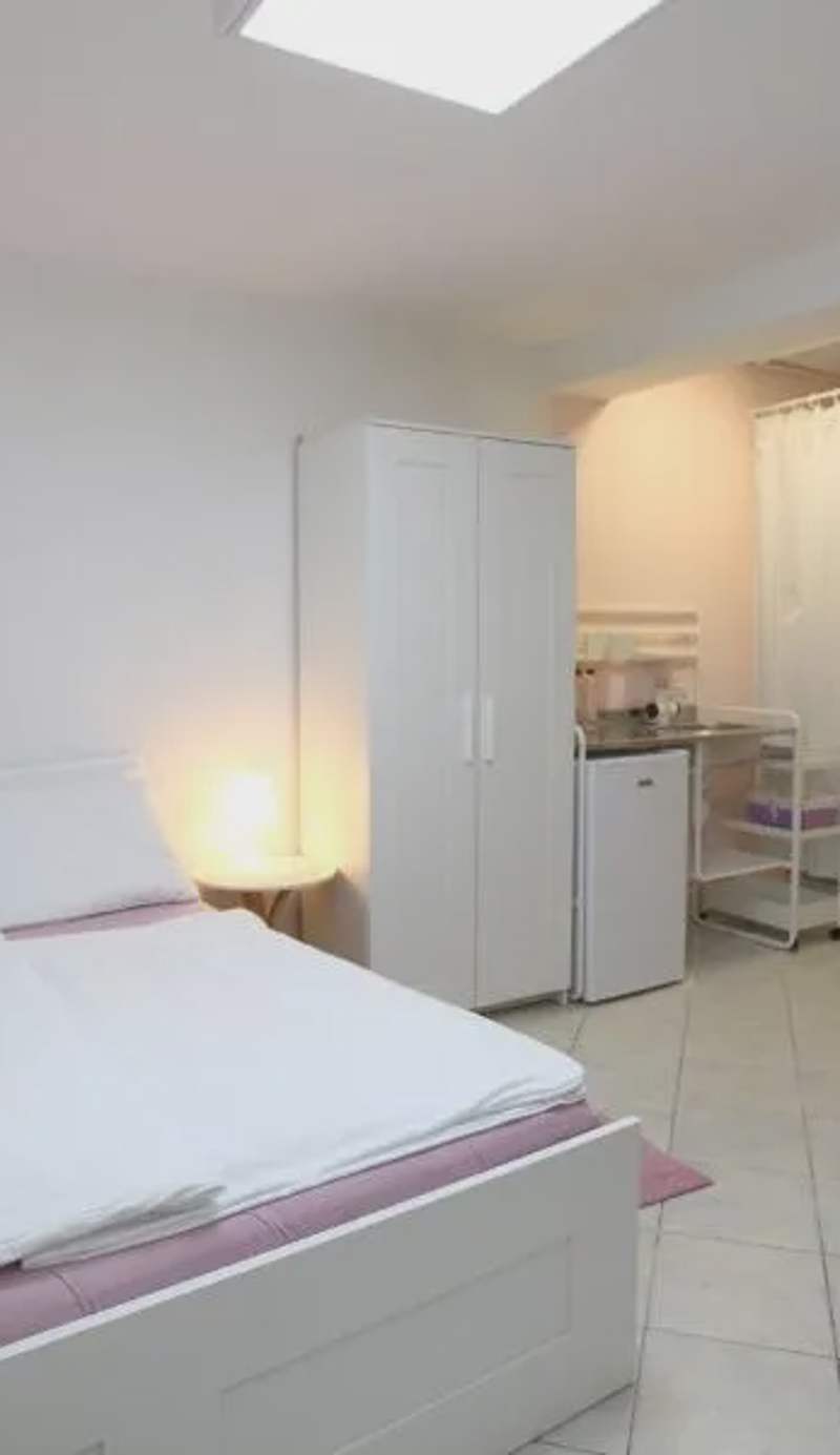 City Studio Room with Bathroom DATE