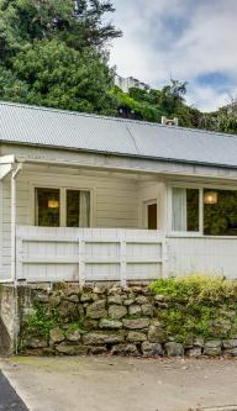 Central Cottage - Napier Holiday Home