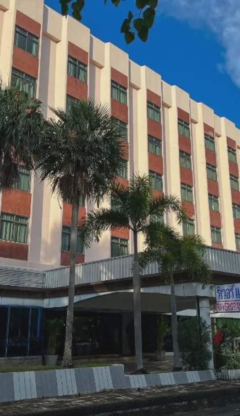 River Grand Hotel