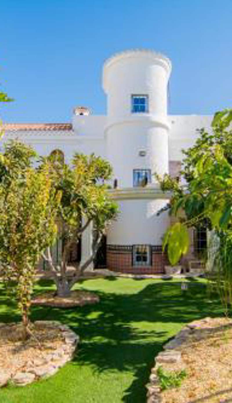 16:9 Los Molinos Suites
