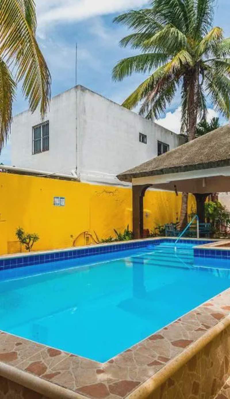 Malecon Beach House in Progreso 1 block from beach