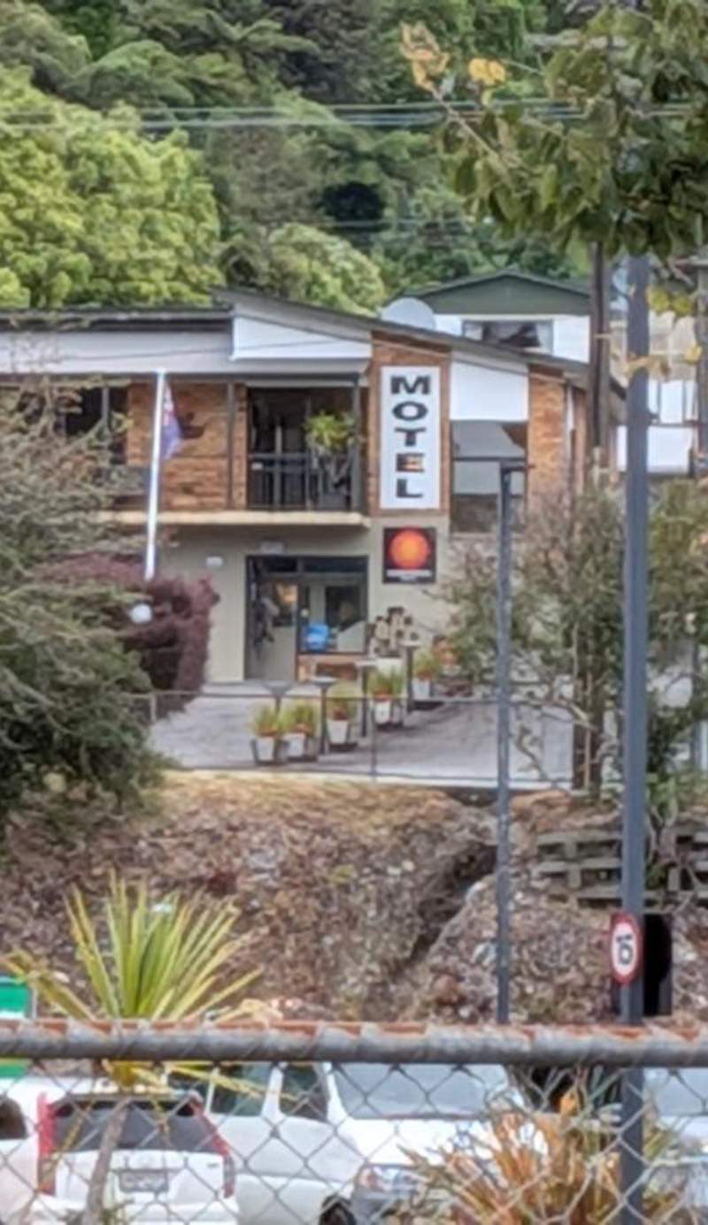 Sundowner Motel