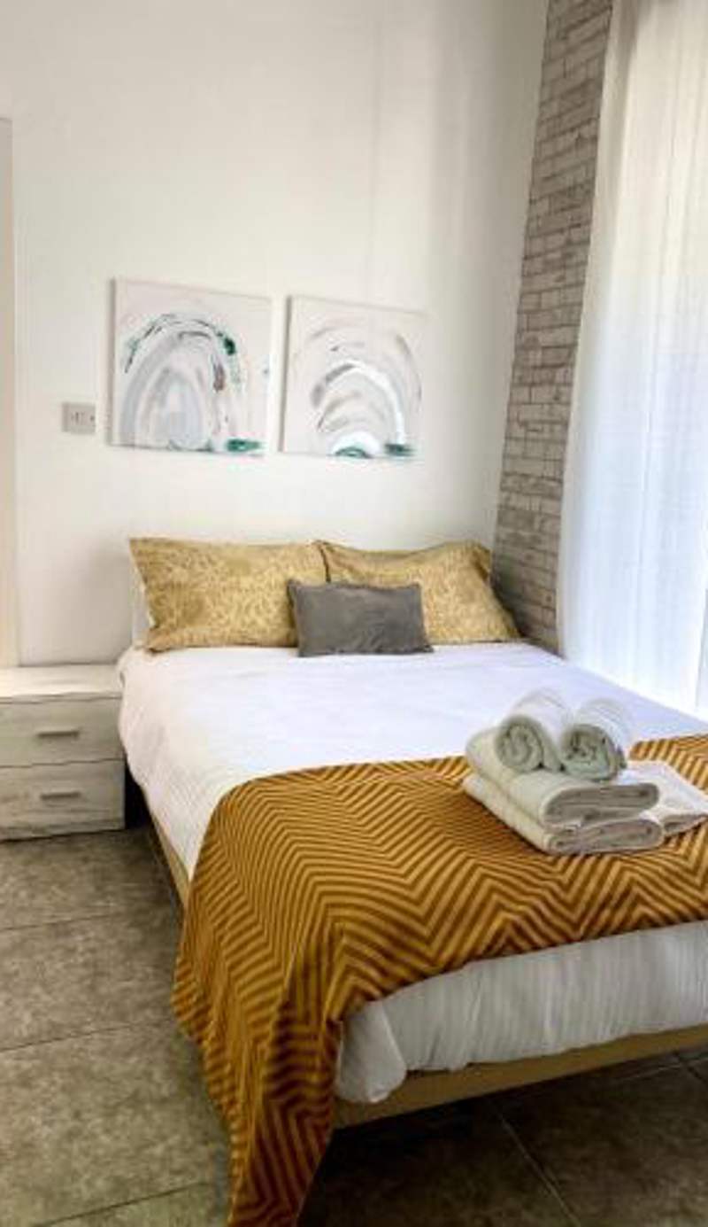 Charming 1BR just off Main Street prime location