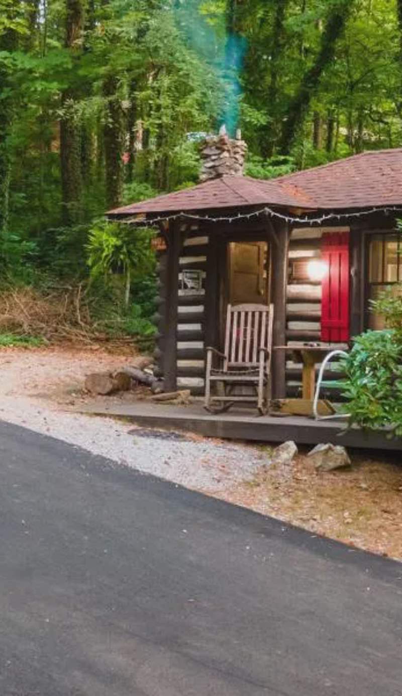 Log Cabin Motor Court