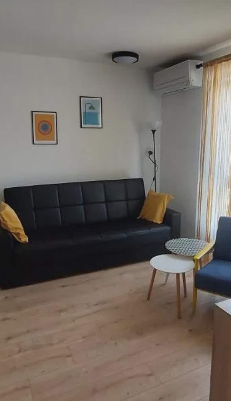 Cute Apartment Marla Art close to Center