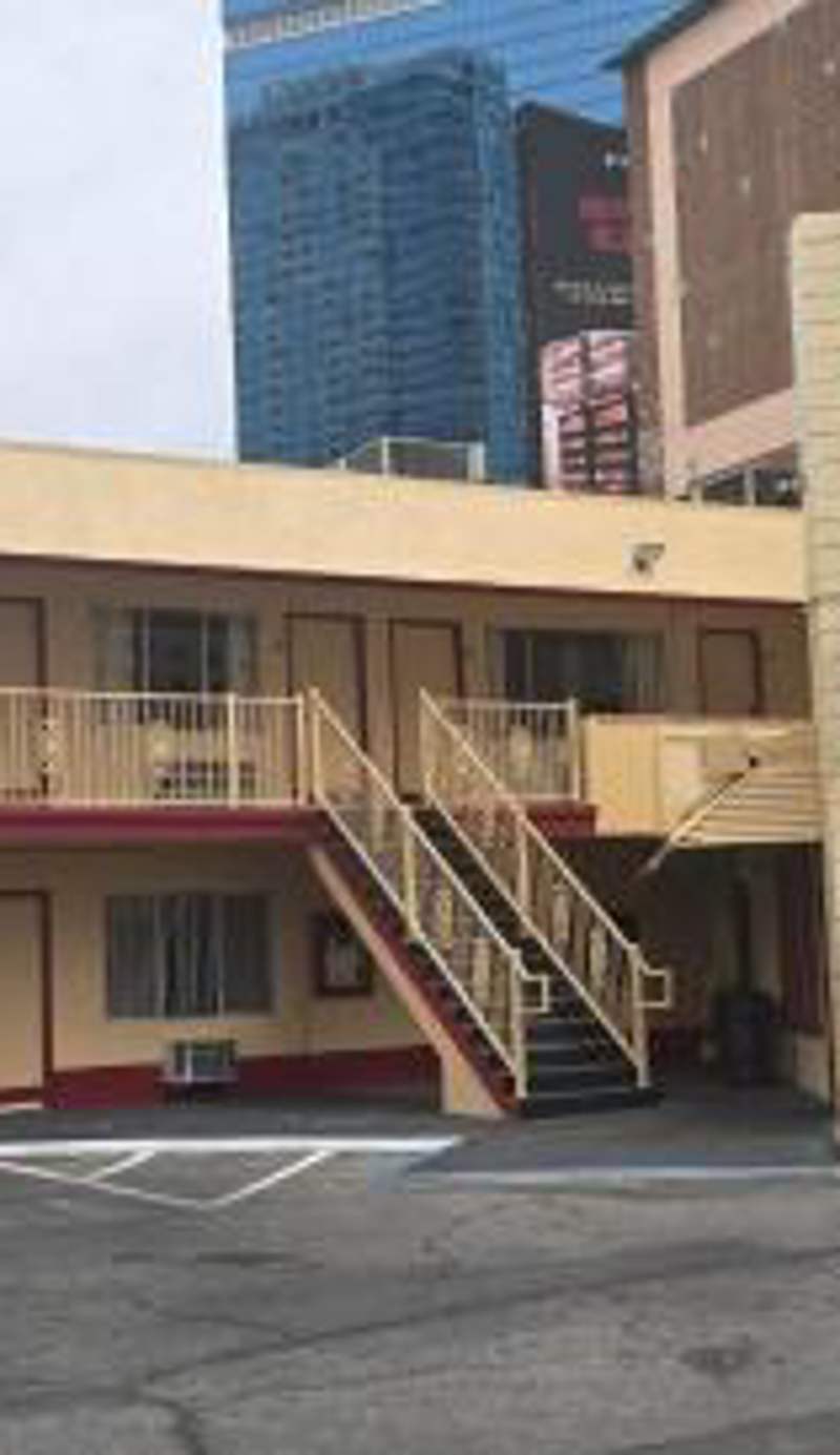 Travelsuites Hotel