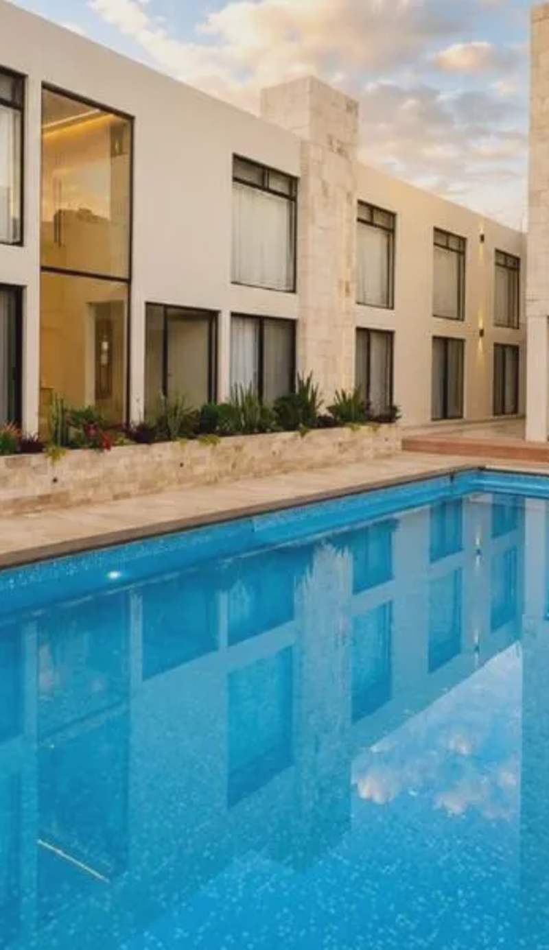 La Posada Hotel y Suites