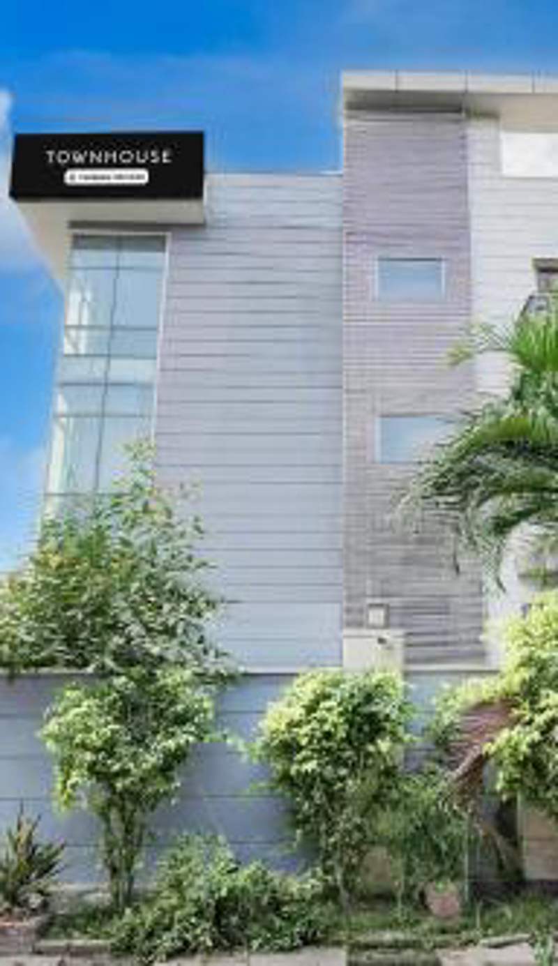 Townhouse Sector 51 Noida Near Metro Station