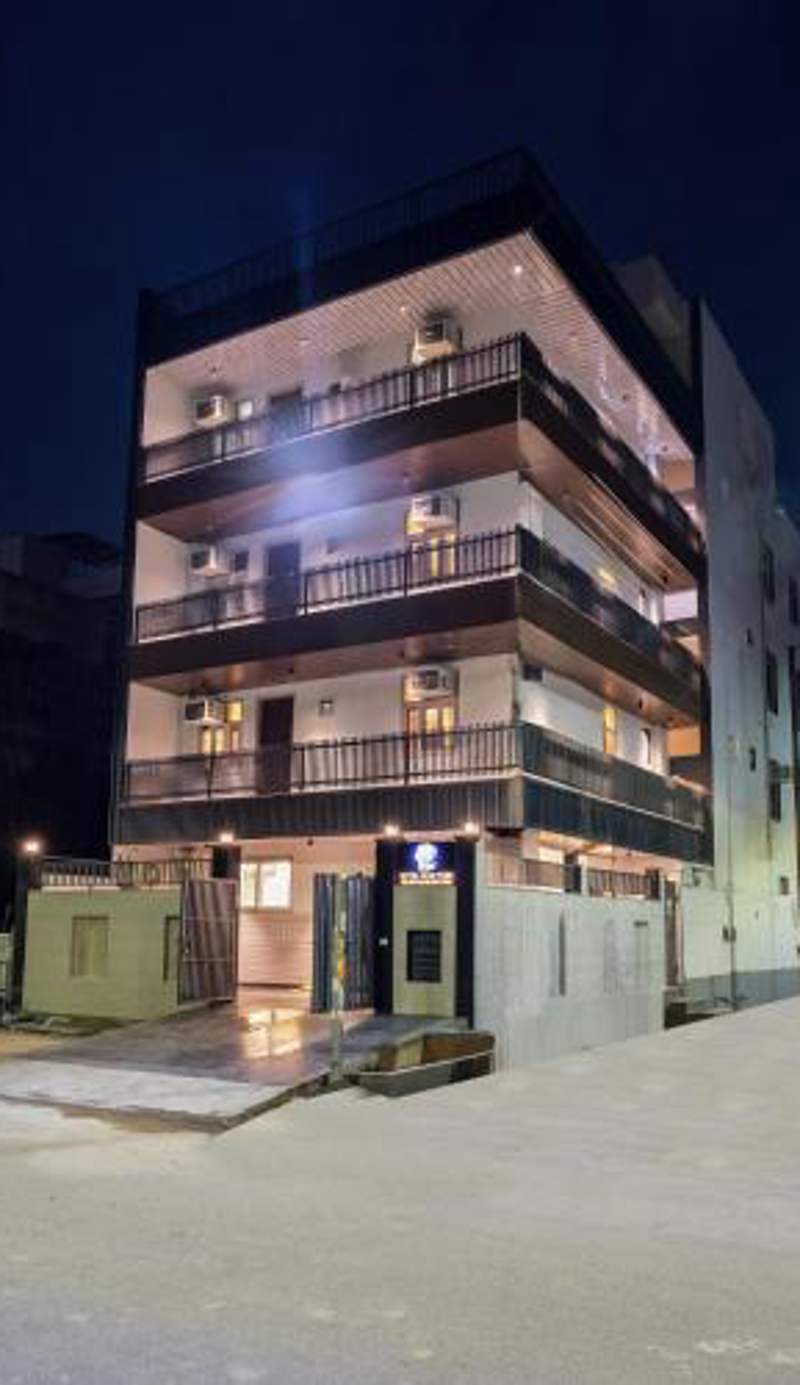 Hotel Park Tree I Sec-63A I Noida I Couple Friendly and Corporate Rooms available