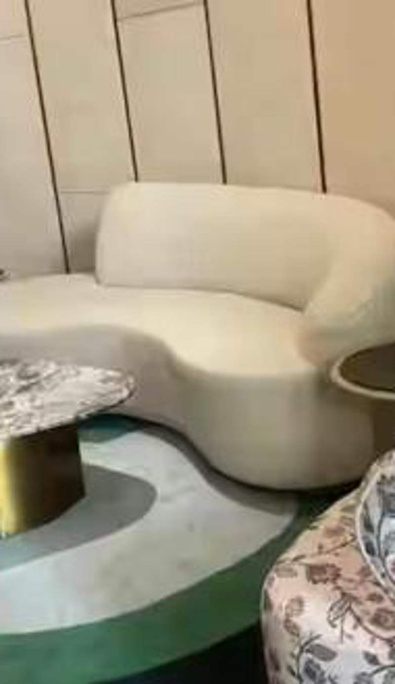 luxury apartment in Noida