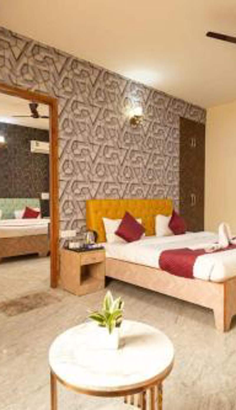 Divine Hotels & Banquets