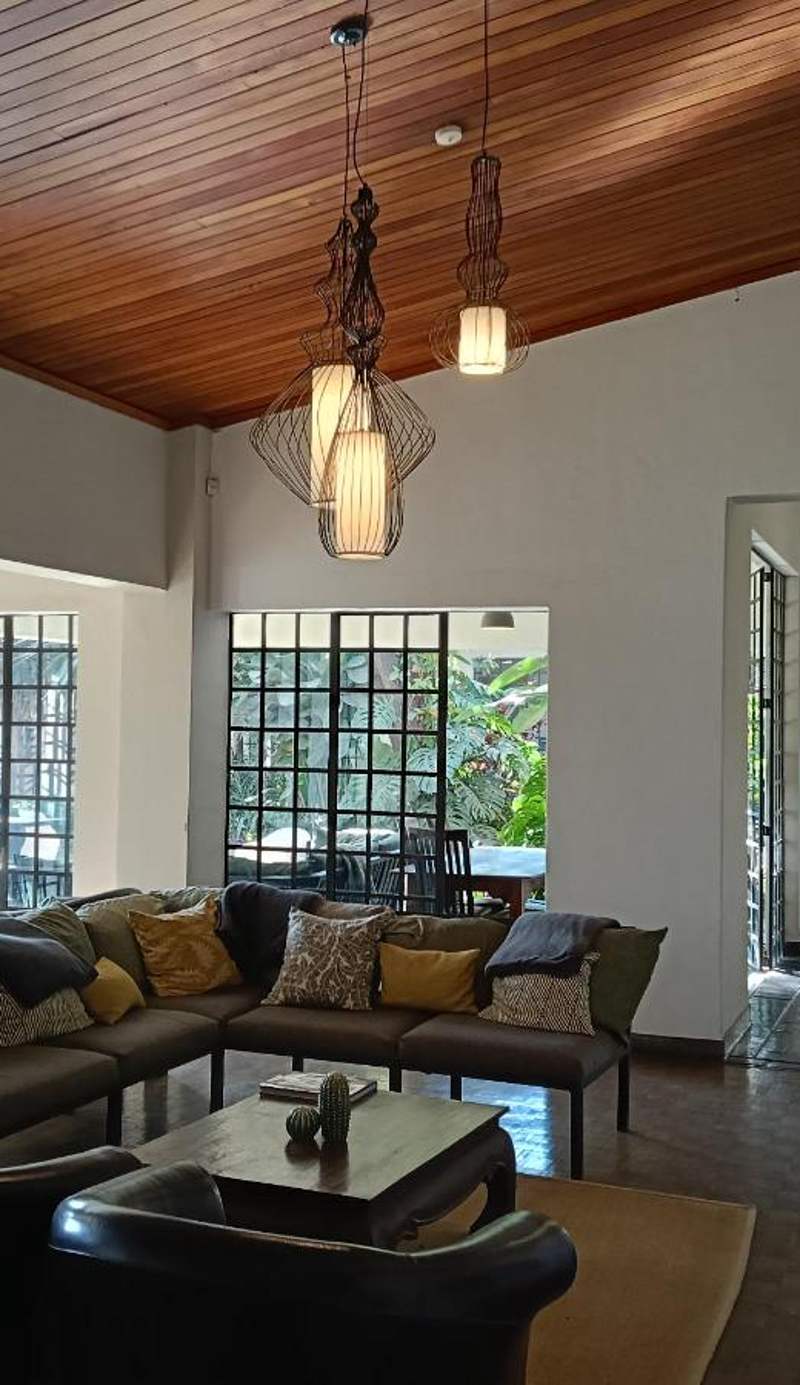 Mitengo House