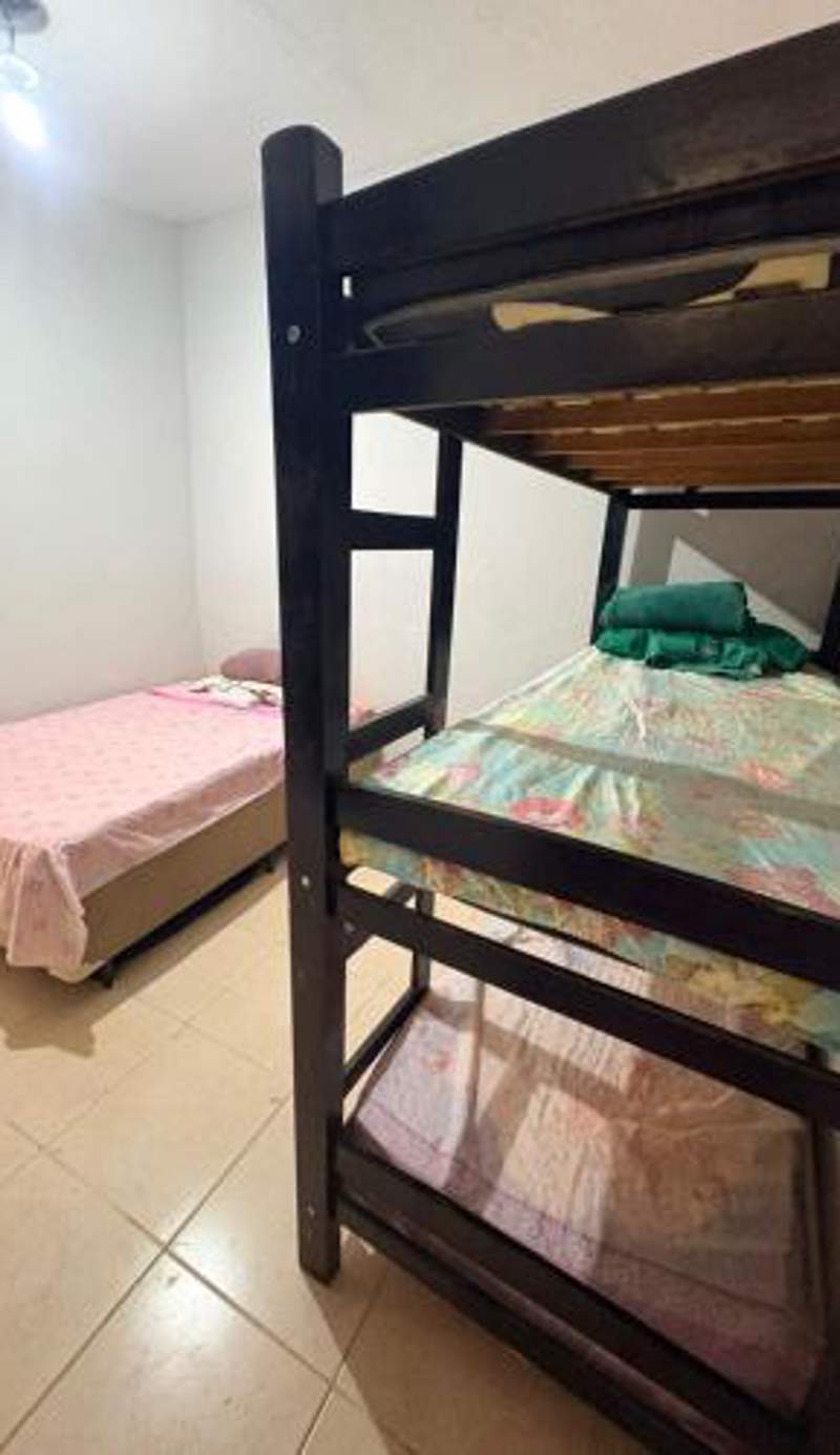 Casa de fundo aconchegante 4 solteiros ou 5 se 2 pessoas na casal