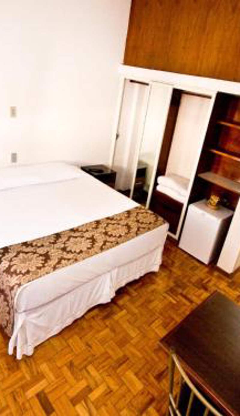 Turrance White Hotel