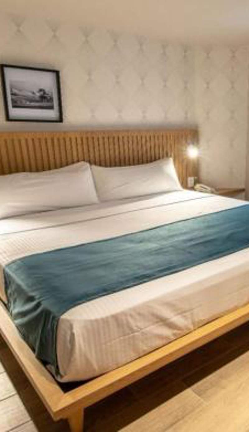 Oliva Plaza Hotel