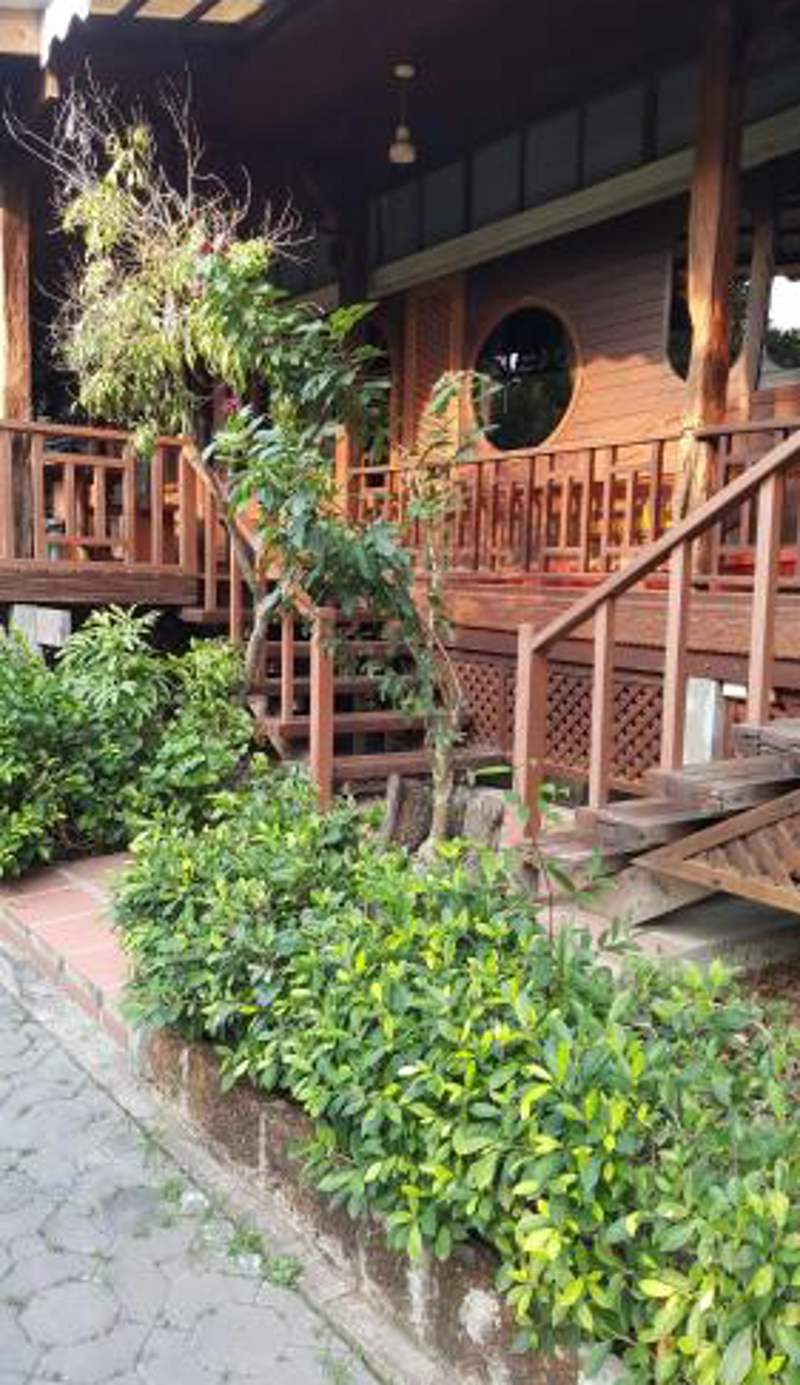 Ruean Mai Chai Khlong