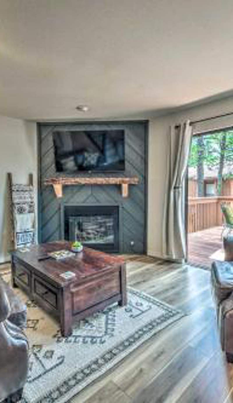Rustic Ruidoso Retreat Near Shops & Mountains!