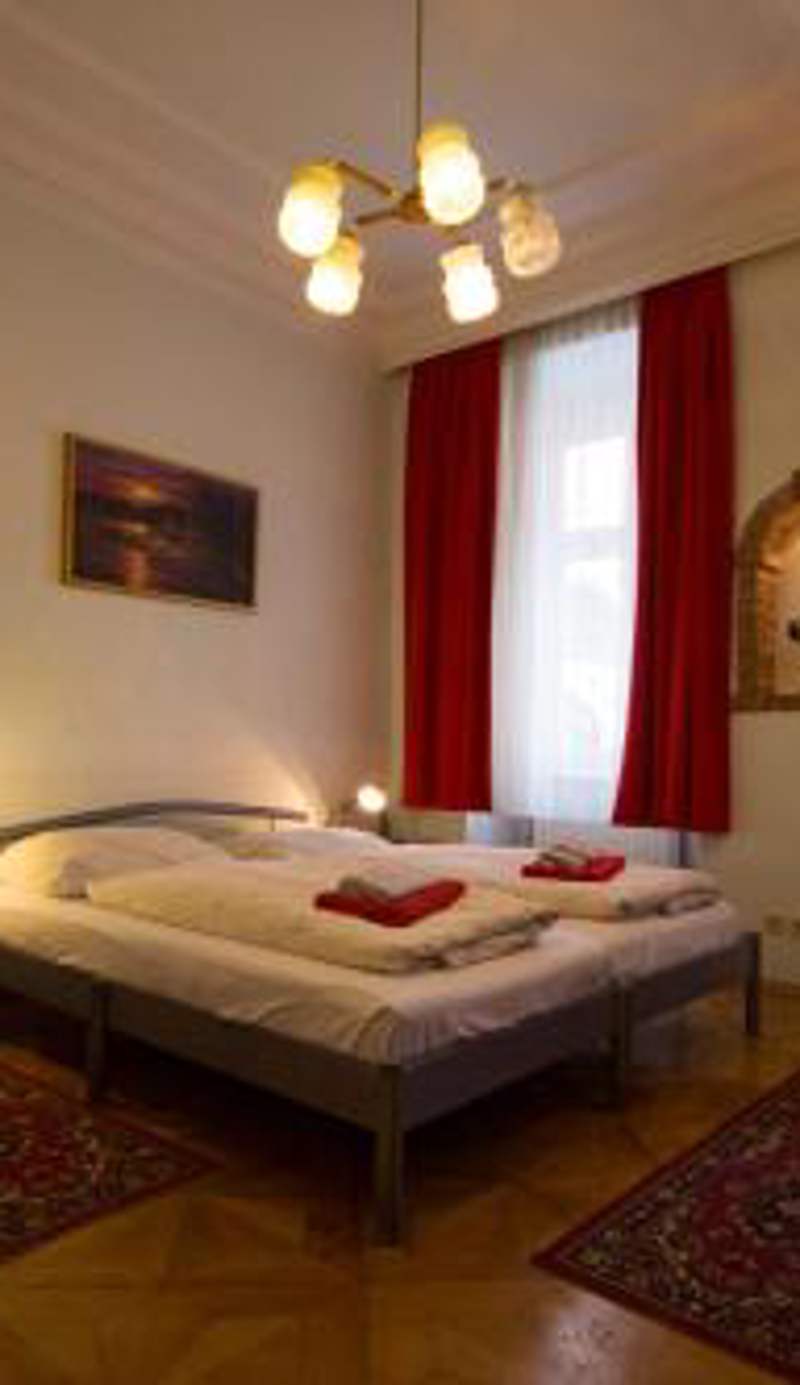 HappyHostel