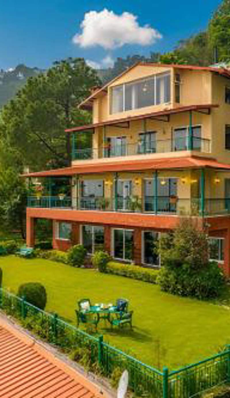 StayVista at Ludlow House Luxury Villa with Sauna Room at Mall road