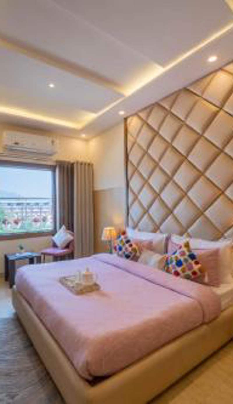 Perfectstayz Premium at Harkipauri Road - Ganga view rooftop cafe