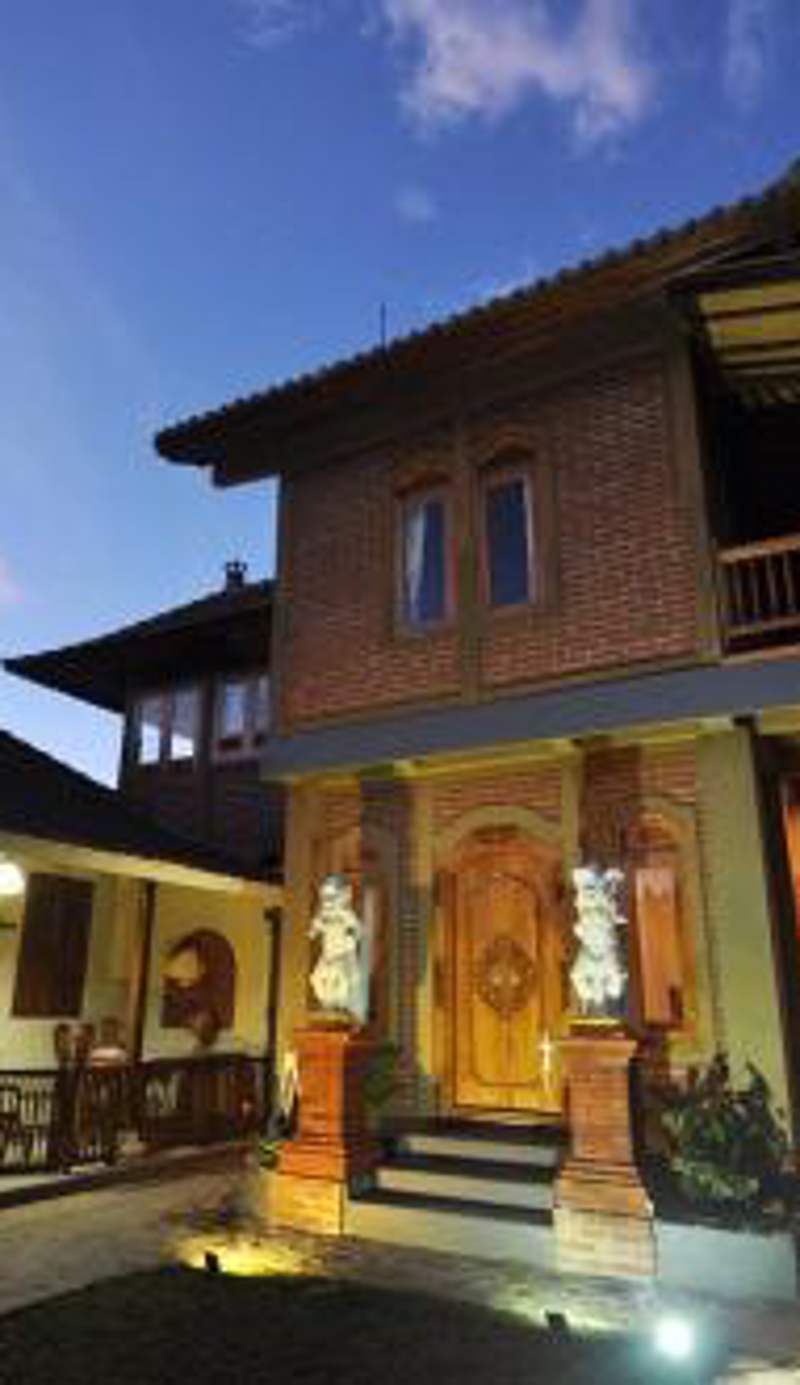 Meme Surung Guesthouse