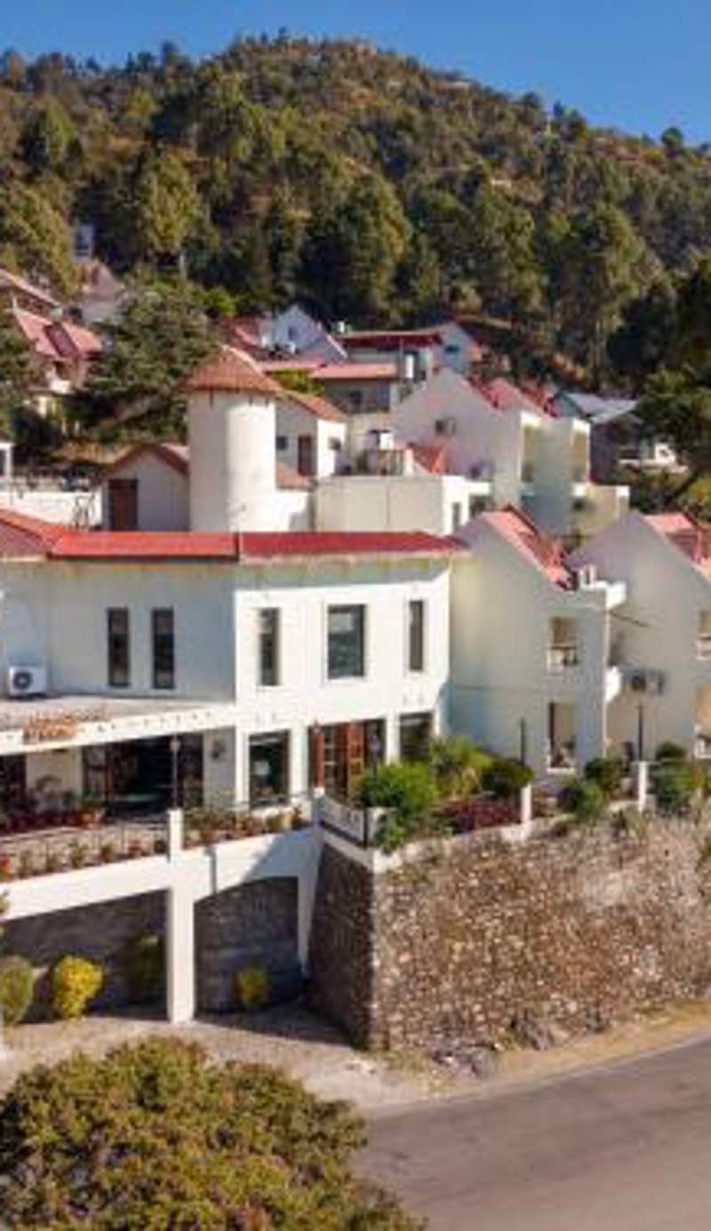 8fold-Pinecrest By LaRiSa, Bhimtal