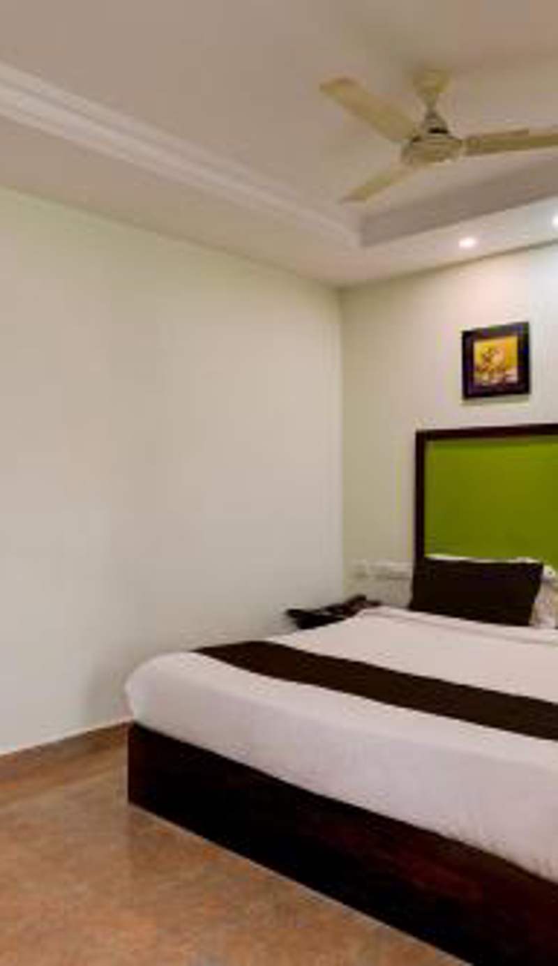 OYO Townhouse Benz Circle MG Road