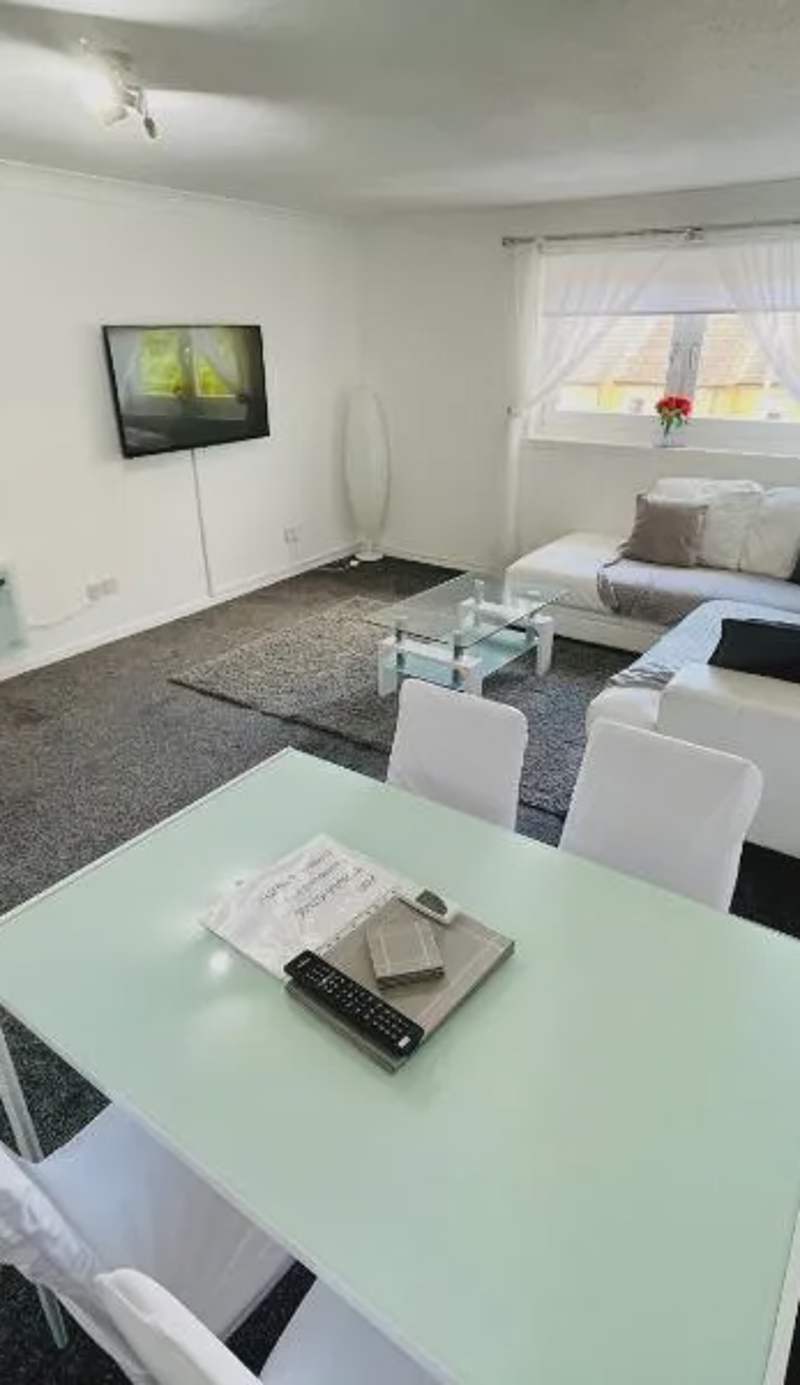 Modern 2 bedroom Apartment Near City Centre