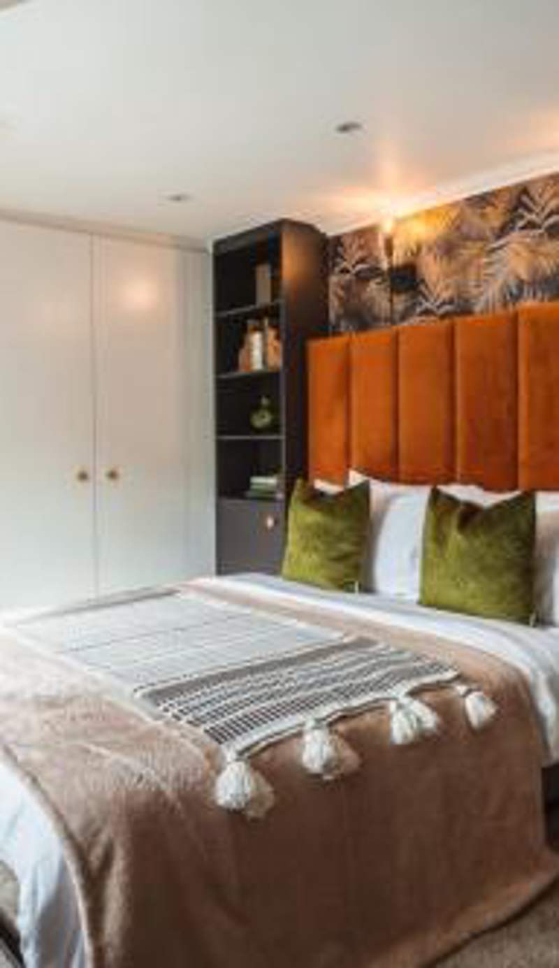 The West End Loft - 5* Retreat - Private Parking!