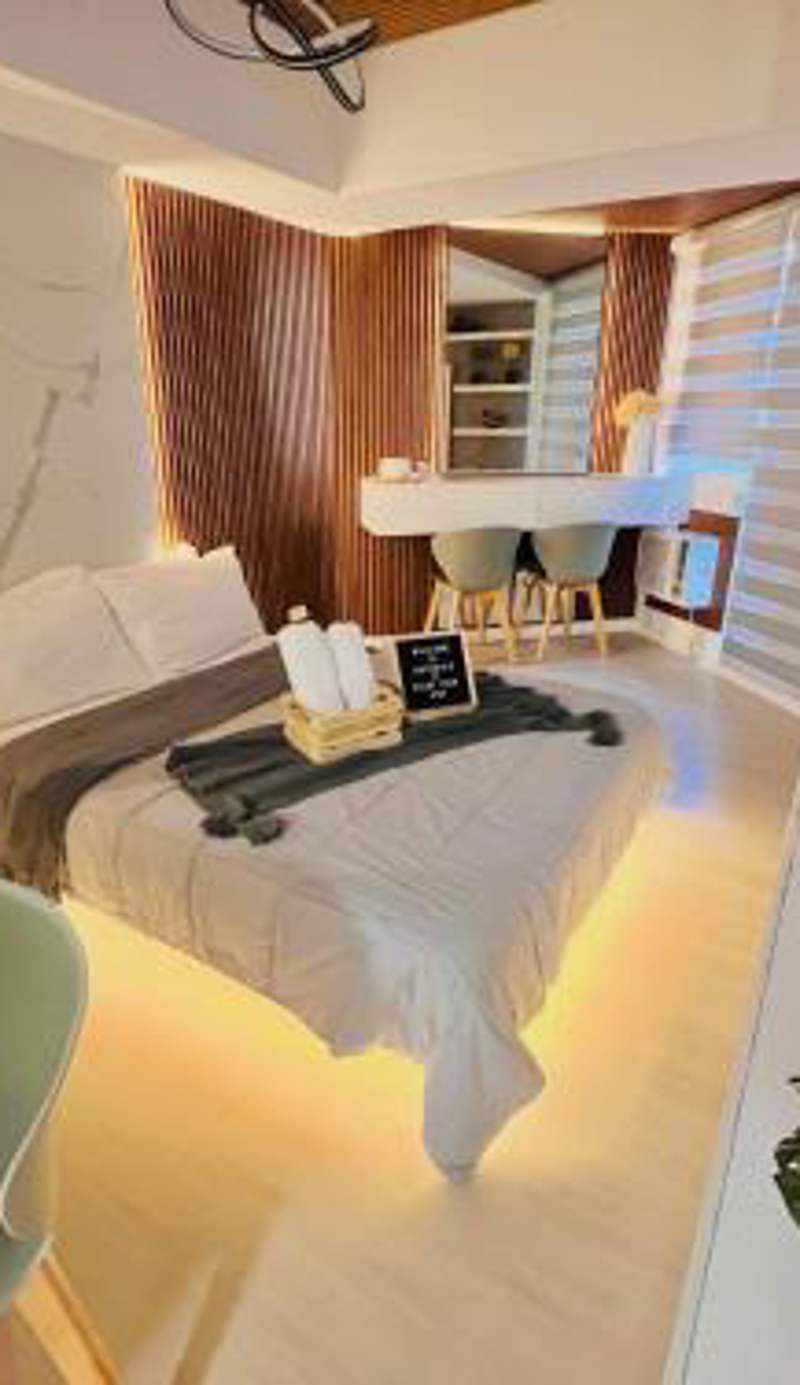Premium & Spacious Studio with PS4, Karaoke & Netflix