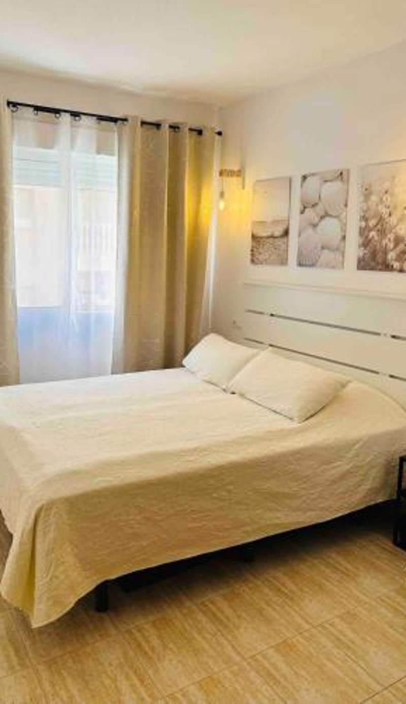 Tolle Wohnung mit 2 Schlafzimmern, Balkon und Pool