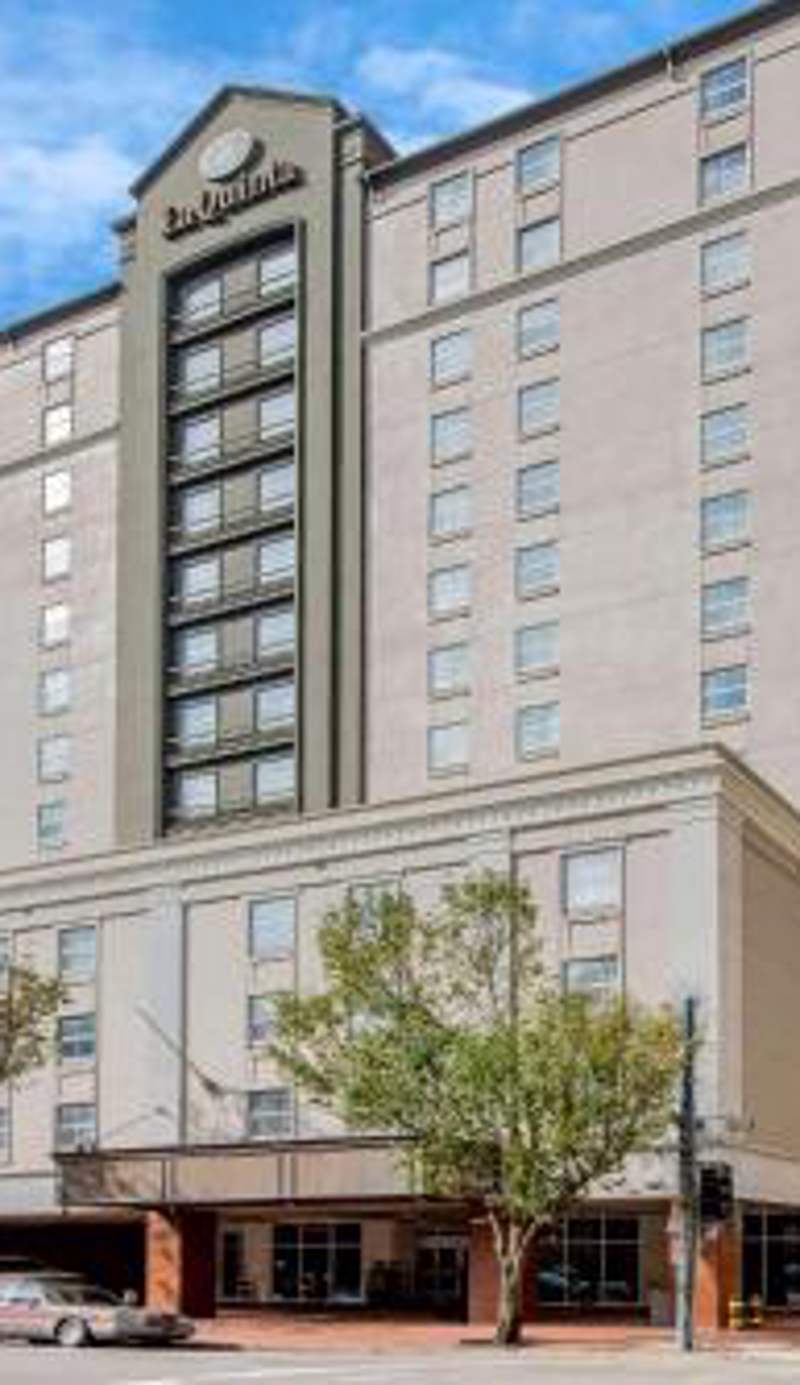 La Quinta Inn & Suites by Wyndham New Orleans Downtown