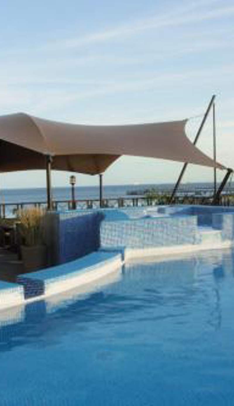 Hotel Bahía Suites