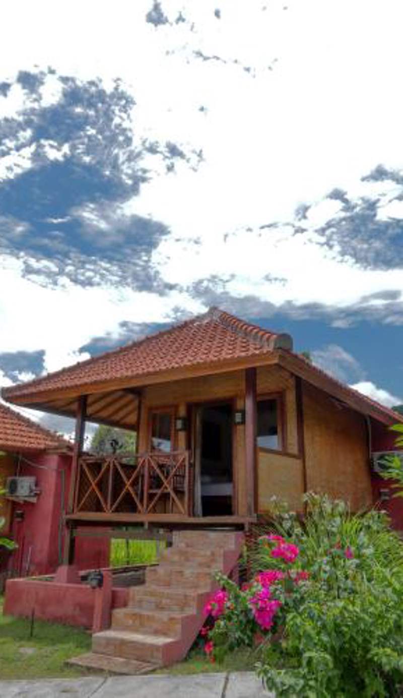 Yut's Inn Flower Paradise Gili Gede